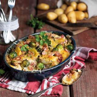 Kartoffel-Rosenkohl-Auflauf mit Speck