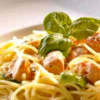 Lachsfilet auf Zitronen-Pasta